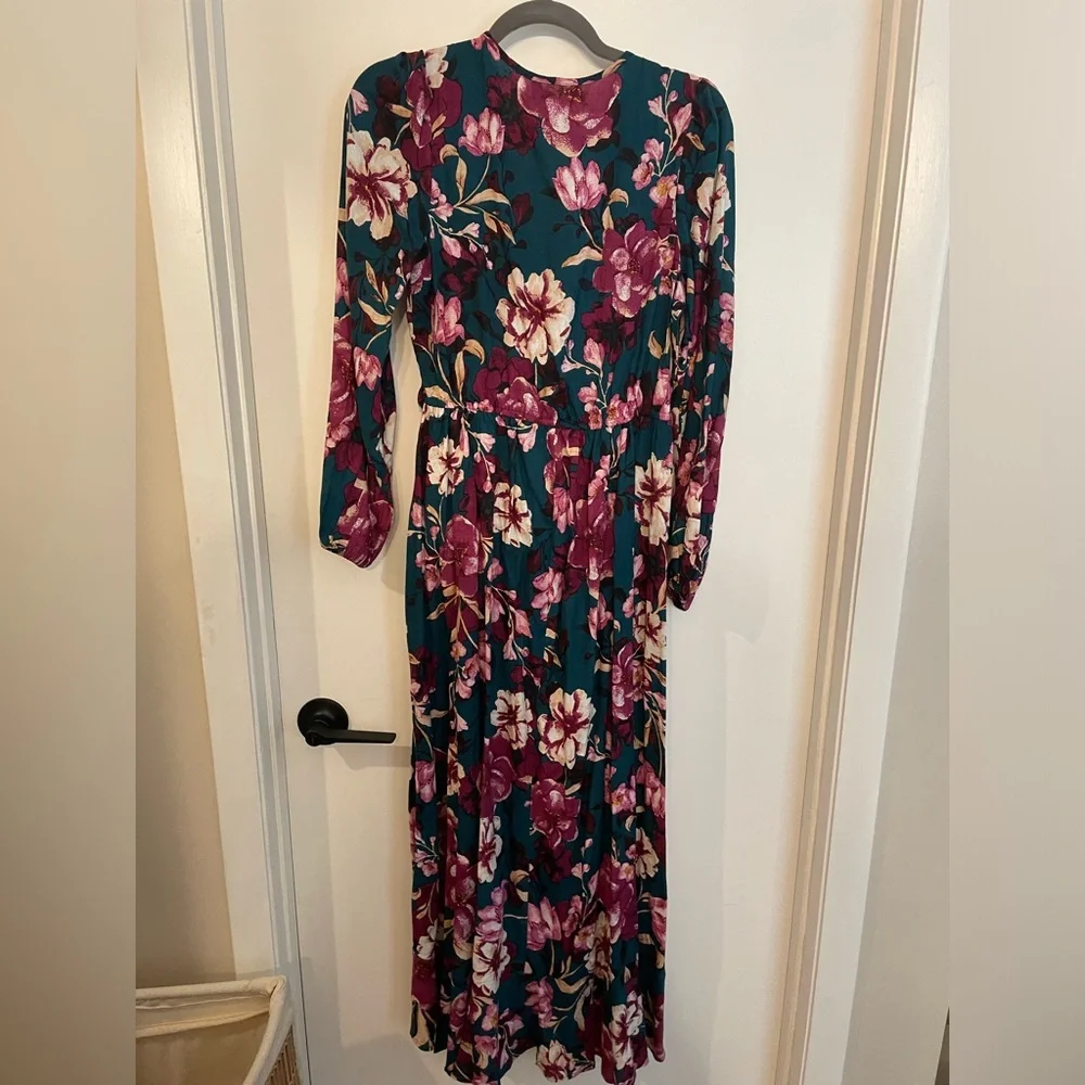 NWT Band of the Free wrap dress in floral pine plum - Picture 4 of 4